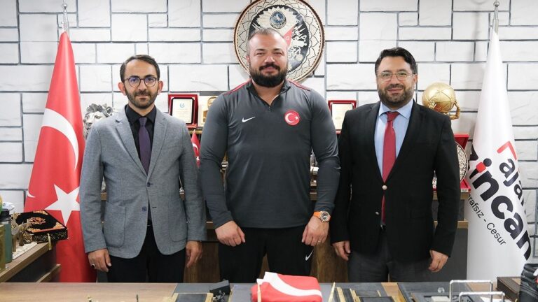 İl Müftüsü Fakirullahoğlu’dan Güreş Dünya 3.sü Sariçiçek’e Ziyaret