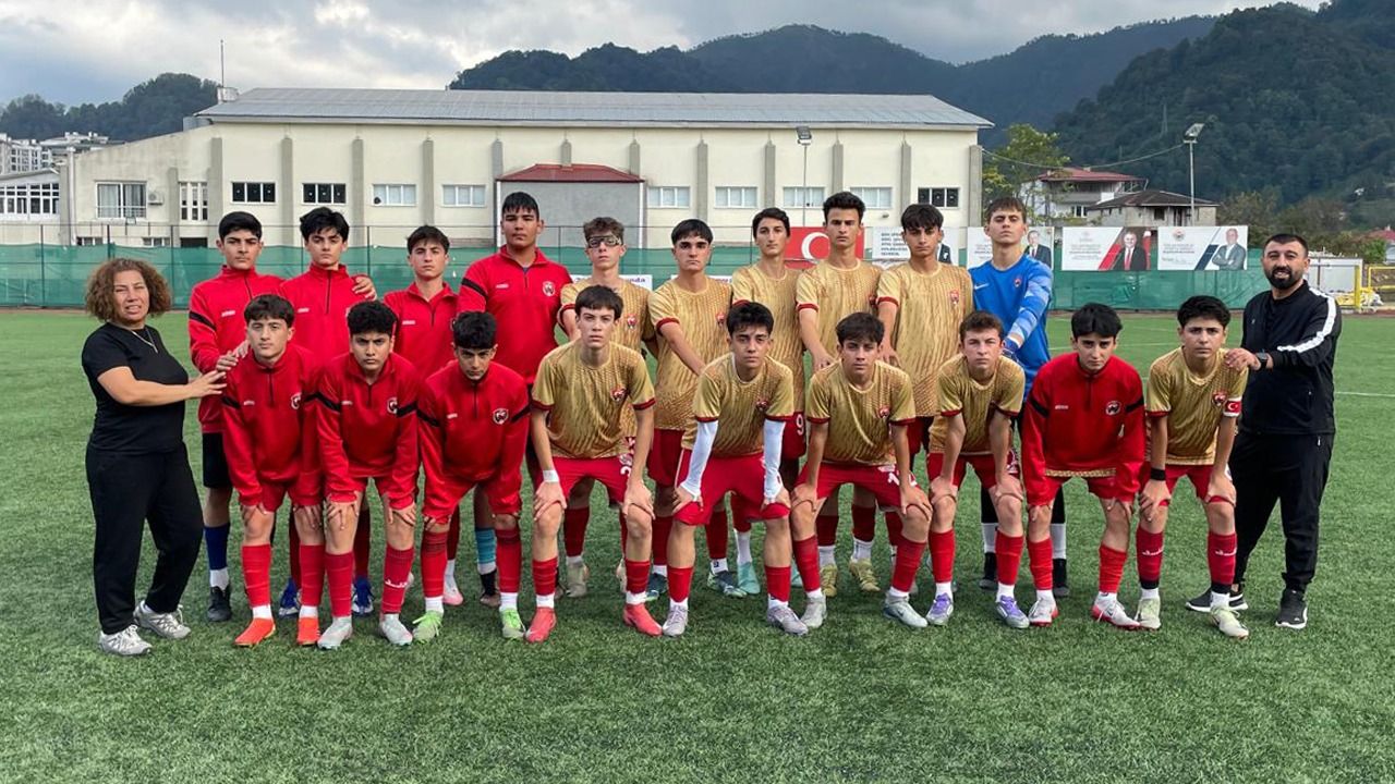 Anagold 24 Erzincan Spor U15 Dolu Dizgin