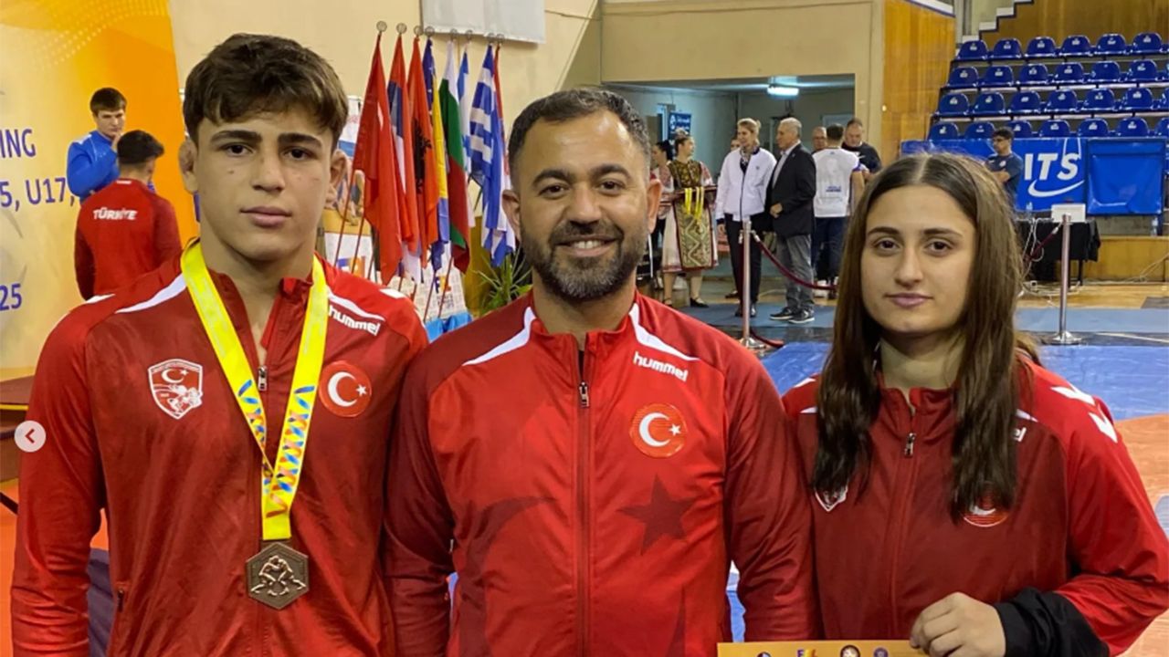 Ali Mustafa Balkan Güreş Şampiyonasında 3. Oldu