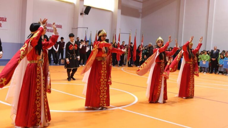 Üzümlü İlçesinde Cumhuriyet Coşkusu Yaşandı