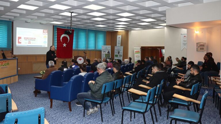 Enstitüde Güvenli Yarınlar İçin AFAD Eğitimi