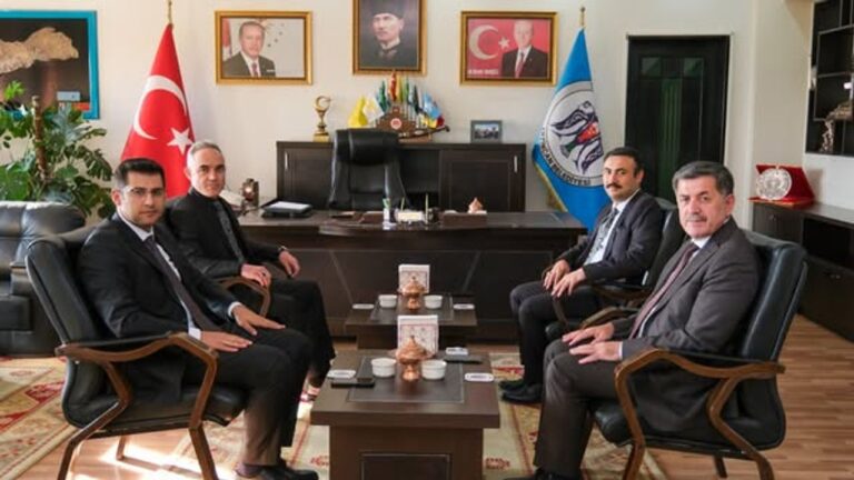 Öğretmenler Gününde Başkan Aksun’u Unutmadılar