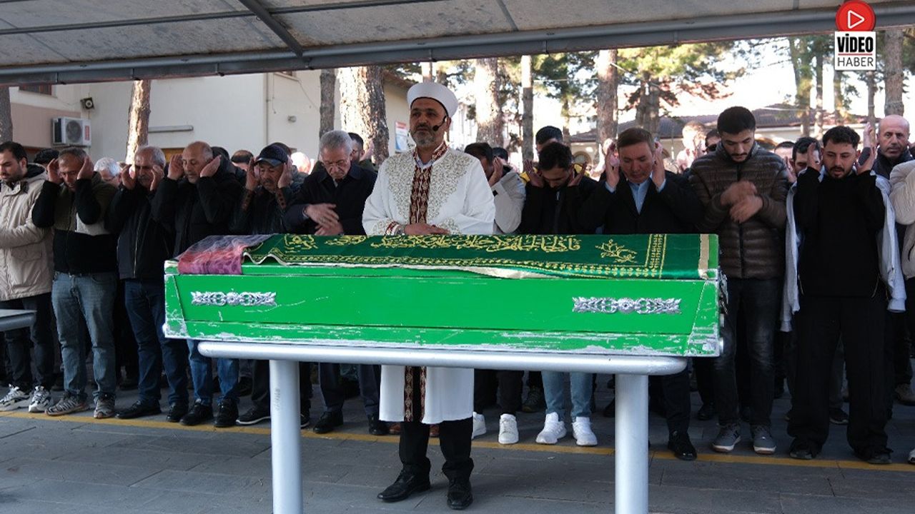 Dualar Arasında Son Yolculuğuna Uğurlandı