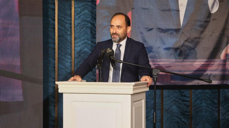 Doğa Koleji, Türkiye’nin Dört Bir Yanında Binlerce Öğretmeniyle 24 Kasım’ı Kutladı