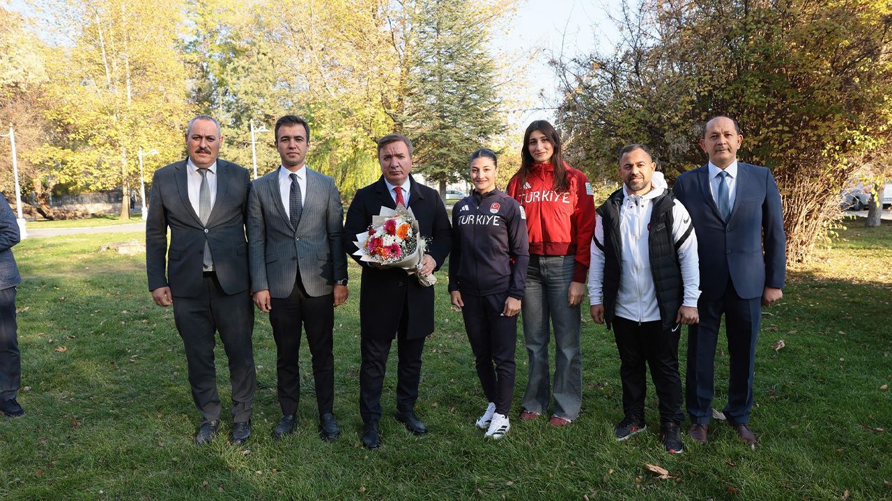 Vali Aydoğdu, Erzincanlı Sporcuların Başarısını Tebrik Etti