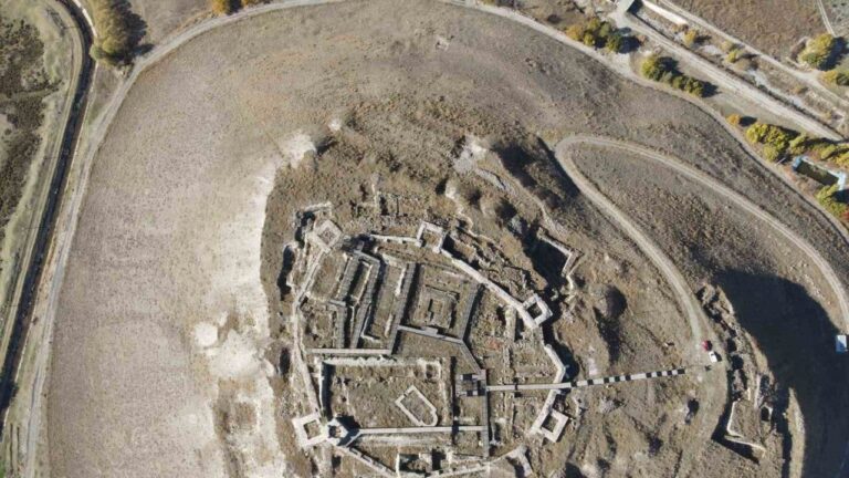 Erzincan’da Urartu izleri yeniden gün yüzünde: Altıntepe Kalesi drone ile görüntülendi
