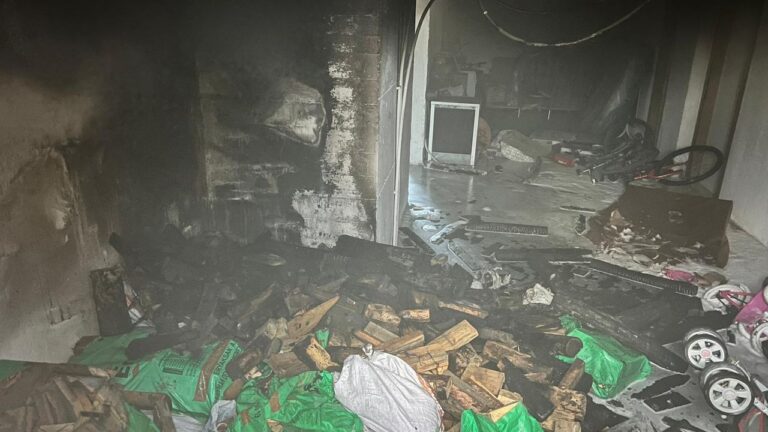 Mimar Sinan Mahallesindeki Yangında Ev Kullanılamaz Hale Geldi