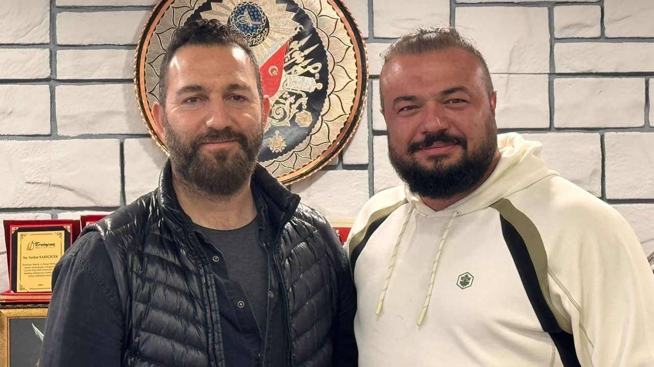 Futbol Antrenörü Fatih Ağaç’tan Sarıçiçek’e Tebrik Ziyareti