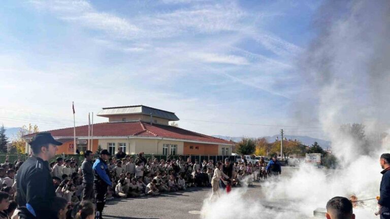 Göktürk İlkokulunda Deprem Ve Afet Bilinci Eğitimi Verildi