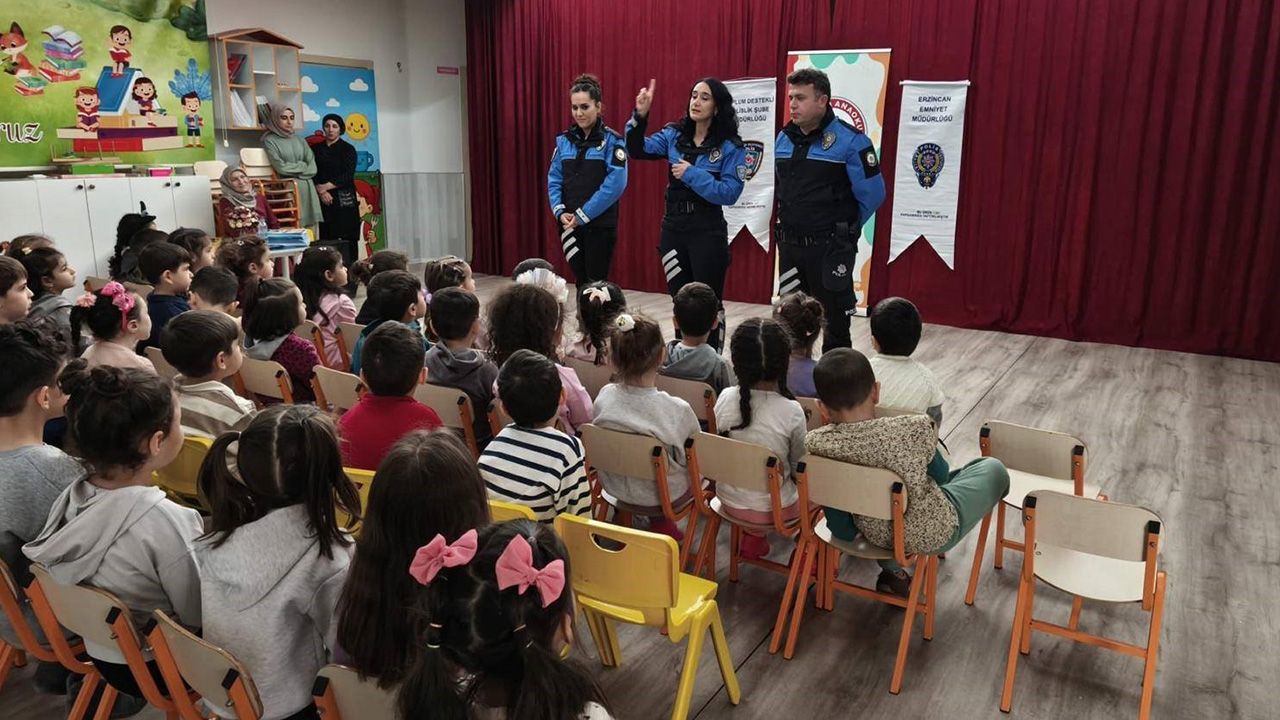 Polislerden Öğrencilere Güvenlik Eğitimi