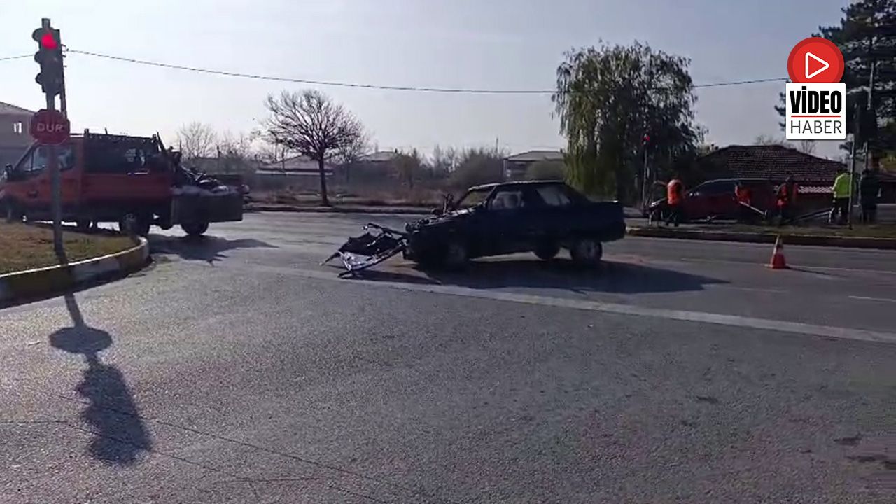 Ekşisu- Havalimanı Kavşağında Kaza; 3 Yaralı