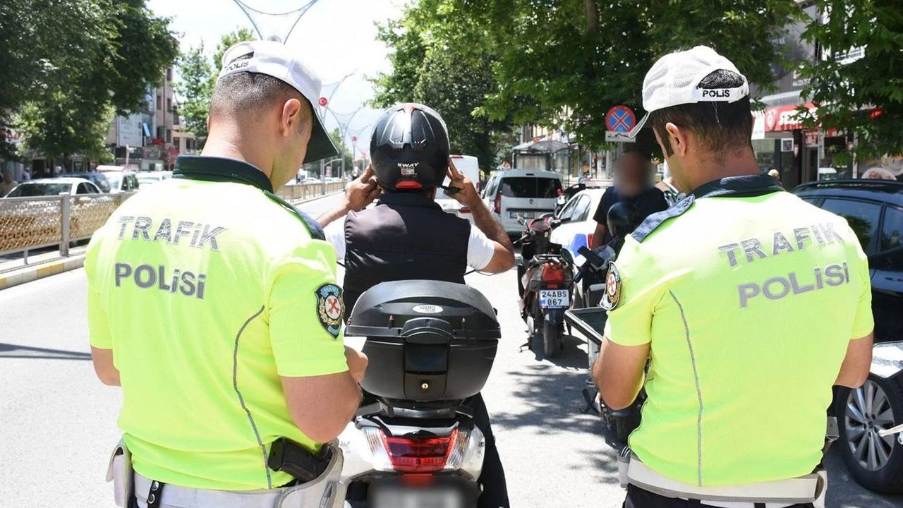 Motosiklet Benzeri Araçlar ile Yolcuları İçin Zorunlu Uygulama Yürürlüğe Girdi