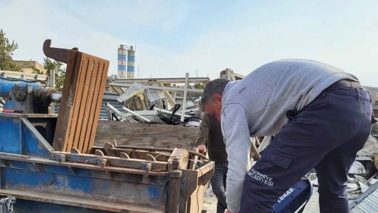 Refahiye’de İtfaiye Personeline Trafik Kazalarına Müdahale Eğitimi Verildi