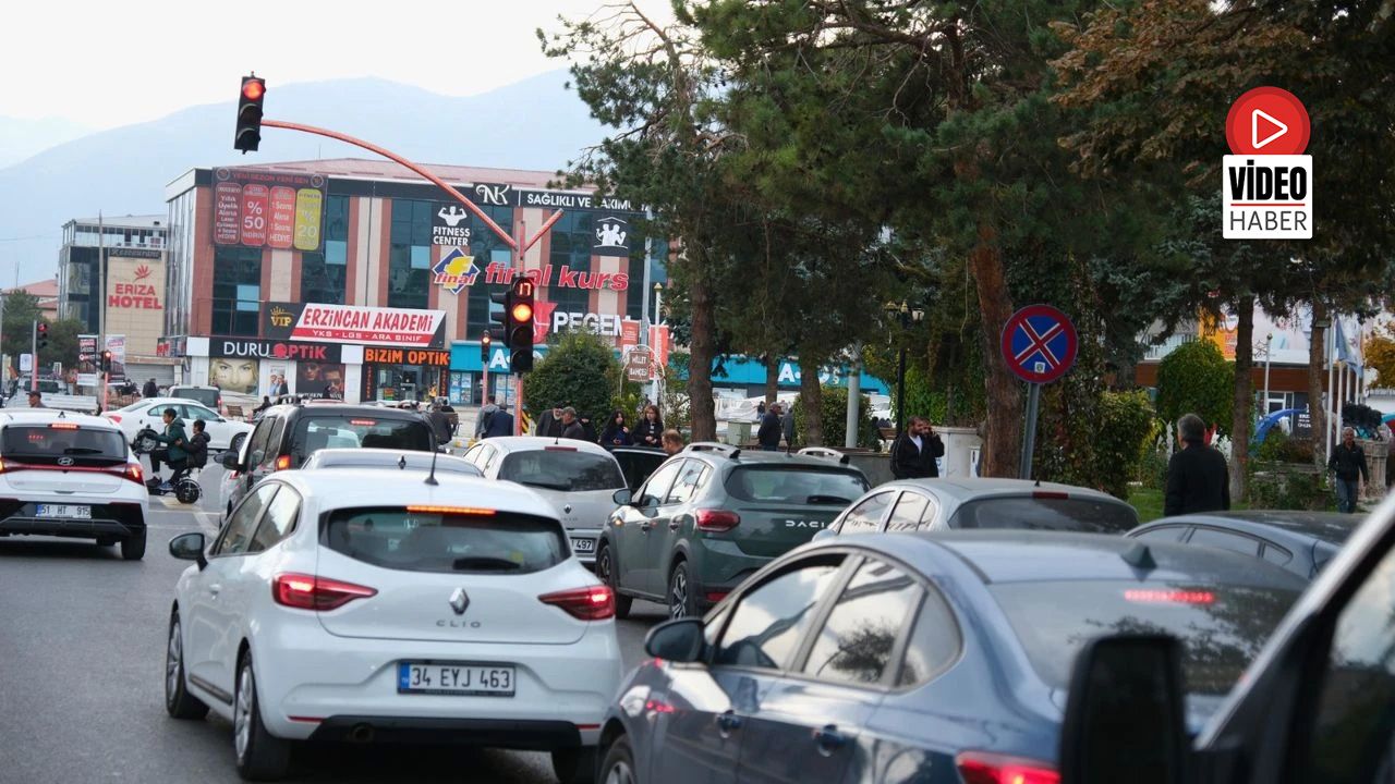 Araç Sürücülerinin Duyarsızlığı Trafiği Kilitliyor