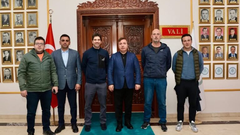 Snowboard Dünya Şampiyonası Heyeti Vali Aydoğdu’yu Ziyaret Etti