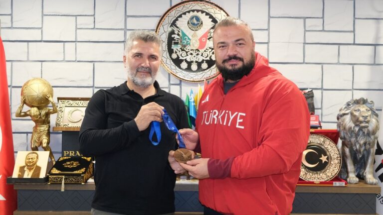 Eski Başkan Çakır’dan Sarıçiçek’e Tebrik Ziyareti