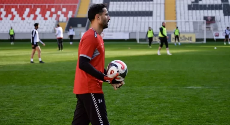 24 Erzincanspor’da Ayrılık: Kaleci Ömer Kahveci Takıma Veda Etti