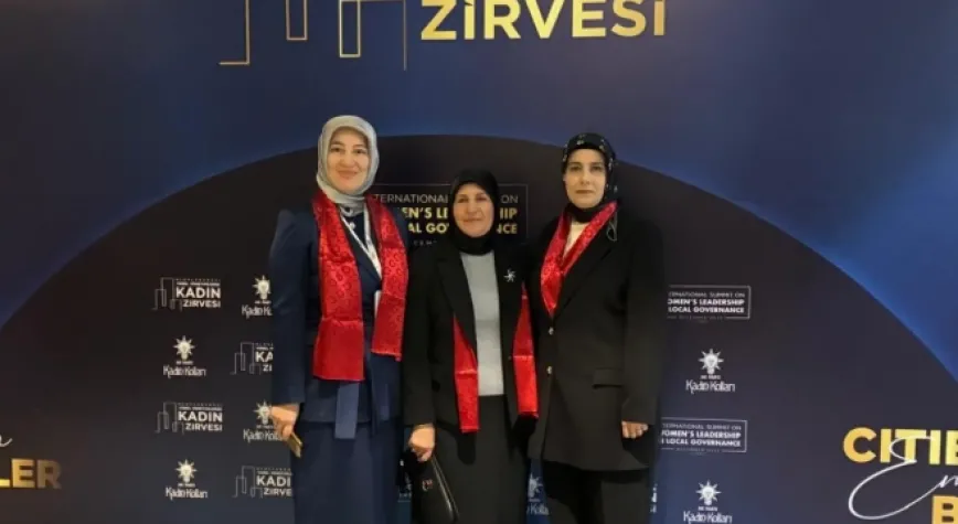 AK Parti Erzincan Kadın Kolları, Kadınlara Seçme ve Seçilme Hakkının 91. Yılında Uluslararası Zirvede Yer Aldı