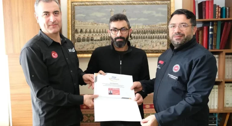 Erzincan’da Din Görevlileri, Destek AFAD Gönüllüsü Kimliklerini Aldı