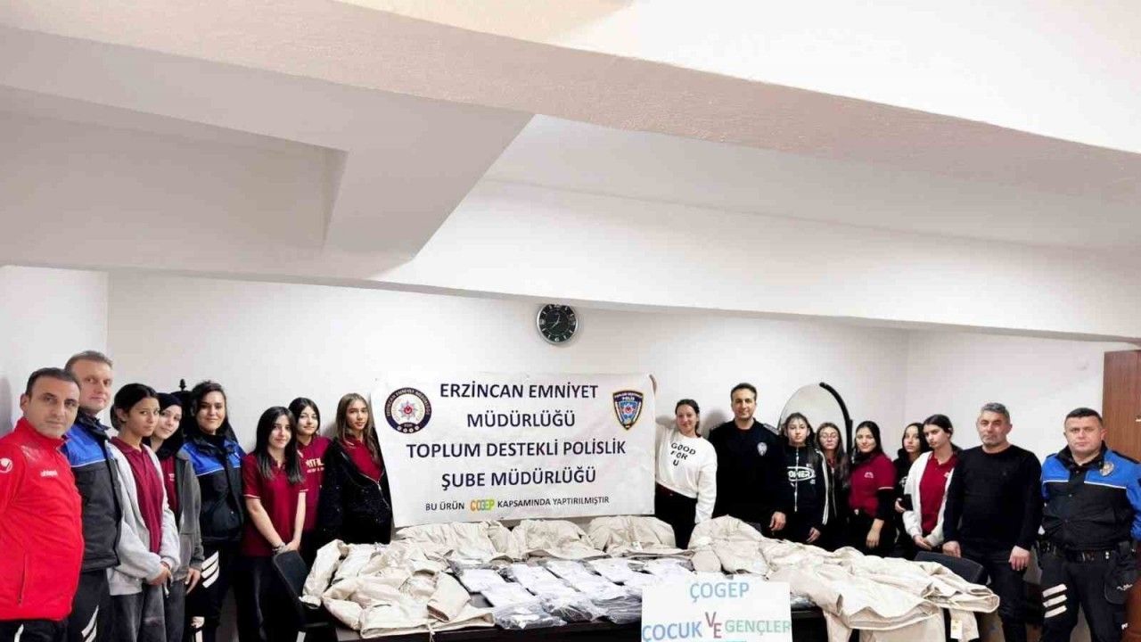 Erzincan’da Öğrencilere Kayak ve Drama Kursu Desteği