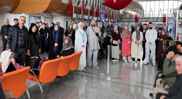 Erzincan’dan 34 Kişilik Umre Kafilesi Dualarla Uğurlandı