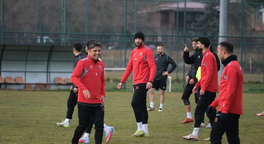 Erzincanspor, İskenderunspor Maçına Hırslı Hazırlanıyor: Sahada Mücadele, Kafada Belirsizlik