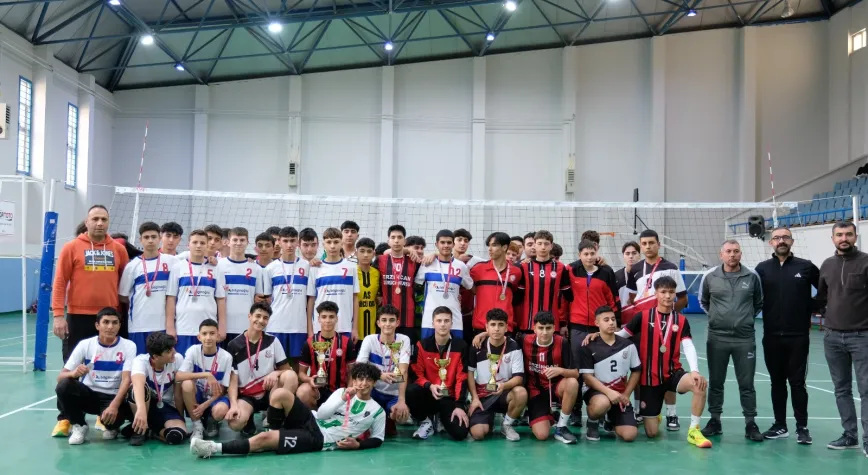 Gençler İl Birinciliği Voleybol Finali Tamamlandı: Şampiyon Erzincan Spor Lisesi!