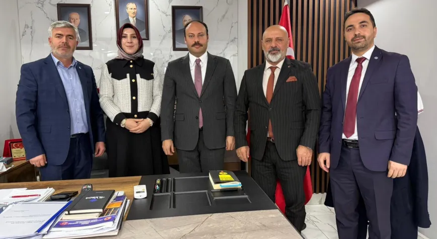 Hizmet-İş Sendikası’ndan MHP Erzincan İl Başkanlığı’na Ziyaret