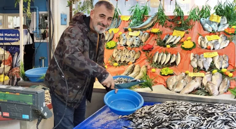 Sıcaklıklar Balık Tezgâhını Vurdu: Erzincanlı Balıkçıdan Kritik Fiyat Uyarısı