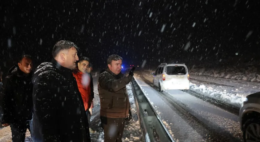 Yoğun Kar Yağışına Anında Müdahale: Vali Aydoğdu Ekiplerle Sahada
