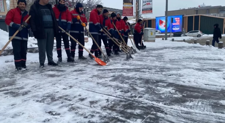 Erzincan’da Karla Mücadele 7/24 Devam Ediyor