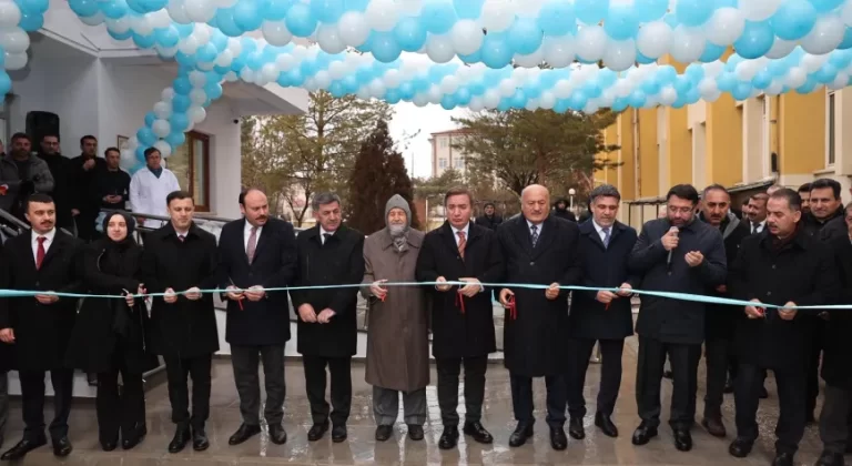 Erzincan’da Sağlık Yatırımları Hizmete Alındı: Aile Sağlığı Merkezi Açıldı, 4 Yeni Ambulans Göreve Başladı