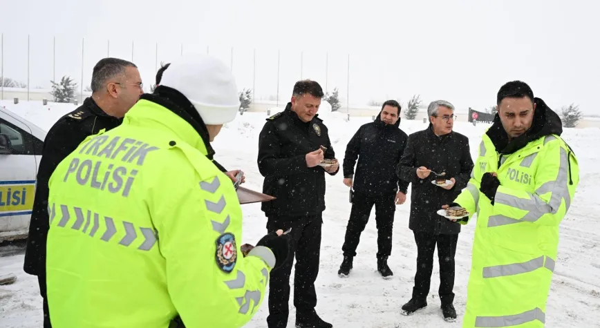 Kar Altında Görev Başındalar: Emniyet Müdürü Baybaba’dan Personele Moral Ziyareti