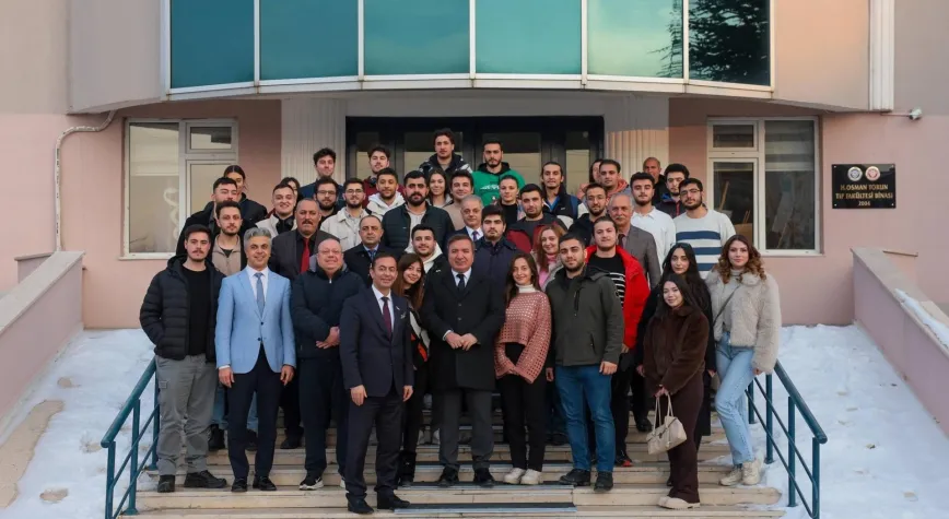 Vali Hamza Aydoğdu, Tıp Fakültesi Öğrencileriyle Buluştu: “Hekimlik Her Şeyden Önce Bir Gönül İşidir”