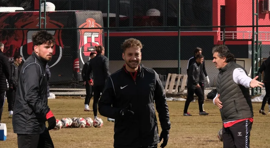 Ahmet Yıldırım’dan Genç Futbolcuların Ailelerine Mesaj: “Burası Kreş Değil, Profesyonel Kulüp”