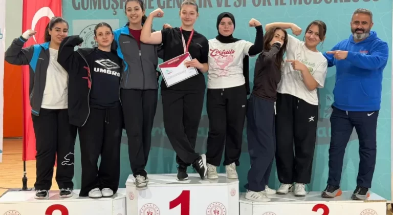 Bilek Güreşinde Erzincan Rüzgârı: 2 Şampiyonluk, 3 Derece