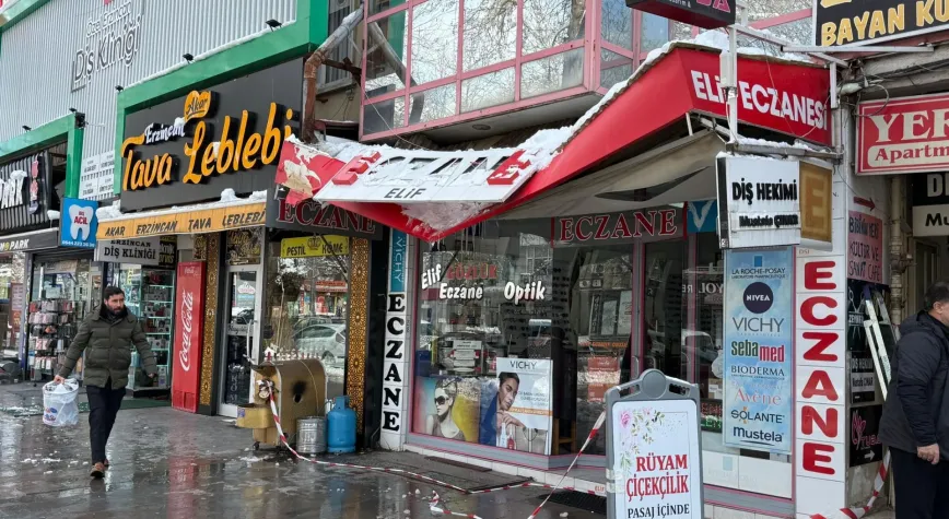 Çatılardan Düşen Kar ve Kırılan Dallar Risk Oluşturuyor