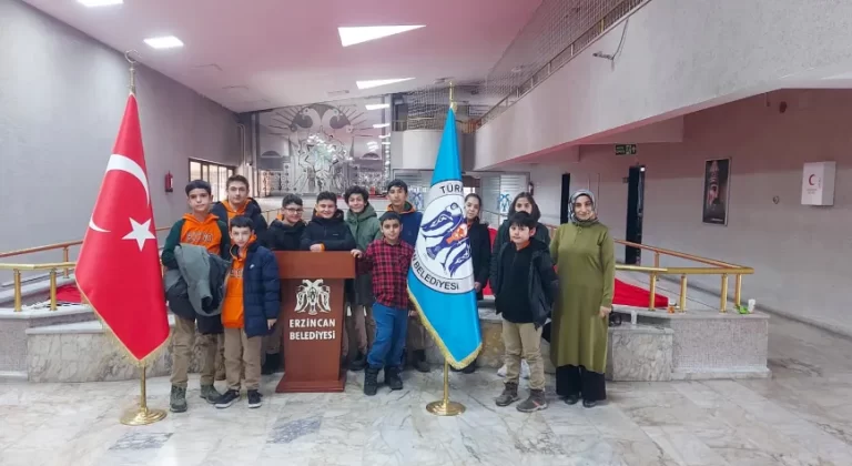 Cumhuriyet Ortaokulu Öğrencilerinden Belediyeye Anlamlı Ziyaret