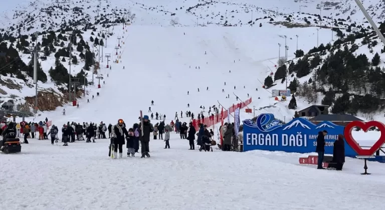 Ergan Dağı’nda Hafta Sonu Yoğunluğu: Pistler Doldu, Zirvede Keyif Vardı