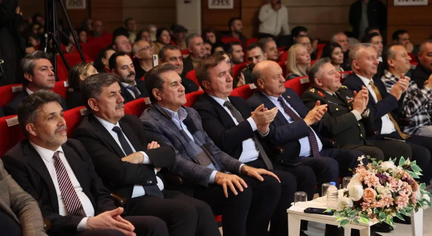 Erzincan’da Kurtuluş Coşkusu Türk Halk Müziği Konseriyle Taçlandı