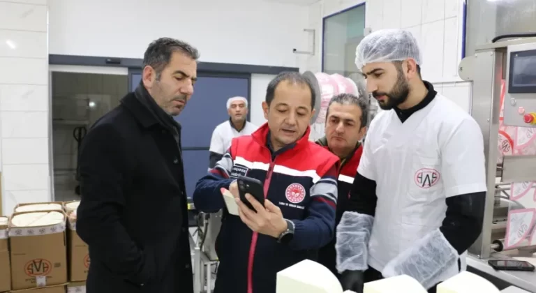 İl Müdürü Koçaker’den Erzincan Tulum Peyniri Üreticilerine Saha Ziyareti