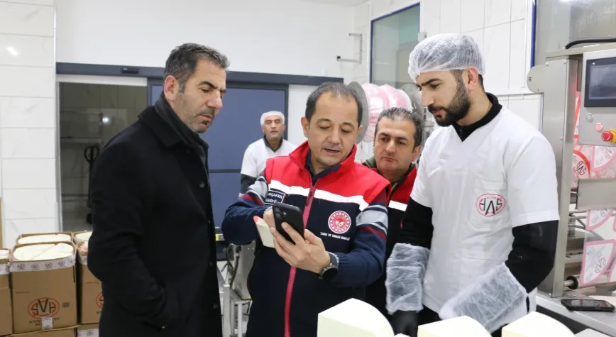 İl Müdürü Koçaker’den Erzincan Tulum Peyniri Üreticilerine Saha Ziyareti