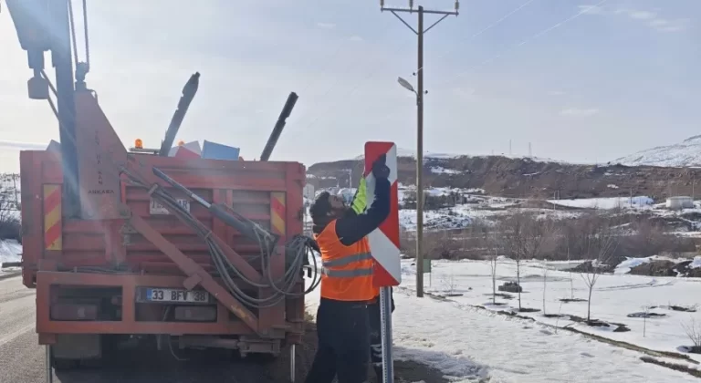 Kemah’ta Trafik Güvenliğini Artırmaya Yönelik Tabela Çalışması