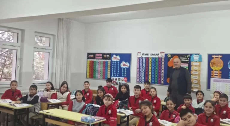 Muhtar Oğuz Tekcan’dan Miniklere Yerel Yönetim Dersi