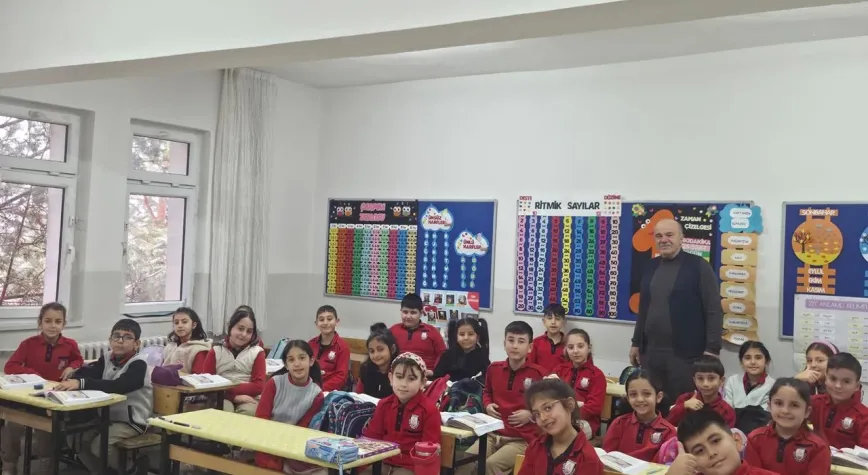 Muhtar Oğuz Tekcan’dan Miniklere Yerel Yönetim Dersi