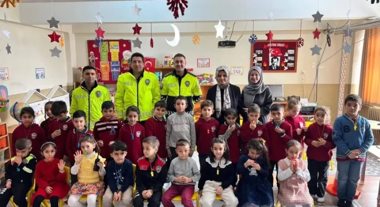 Tercan’da Miniklere Trafik Bilinci Eğitimi