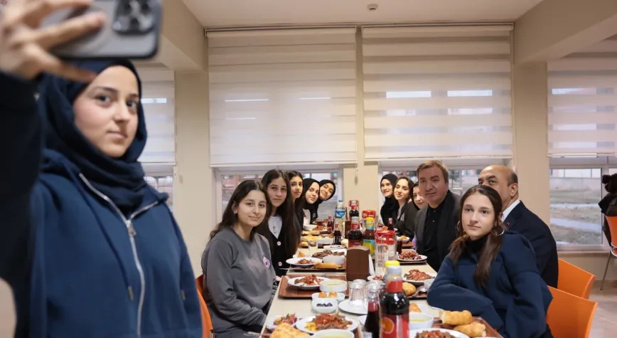 Vali Hamza Aydoğdu, Öğrencilerle İftar Sofrasında Buluştu