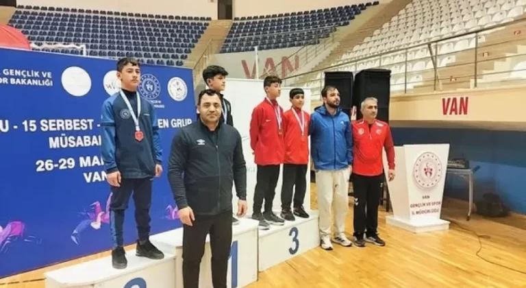 Bölge Şampiyonası’nda Erzincanlı Güreşçilerden Büyük Başarı