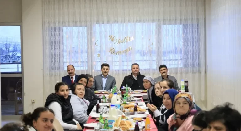 Engelsiz Kızlarla Ramazan Sofrasında Buluşma