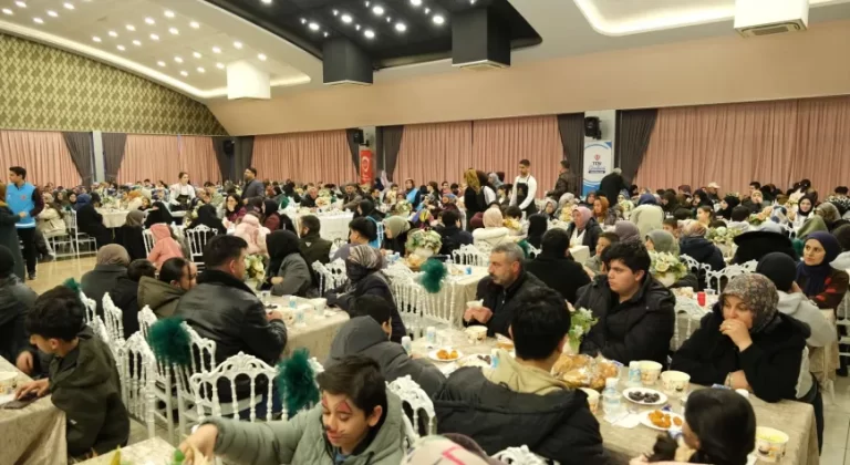 Erzincan’da Yetim ve Öksüz Ailelere İftar Programı